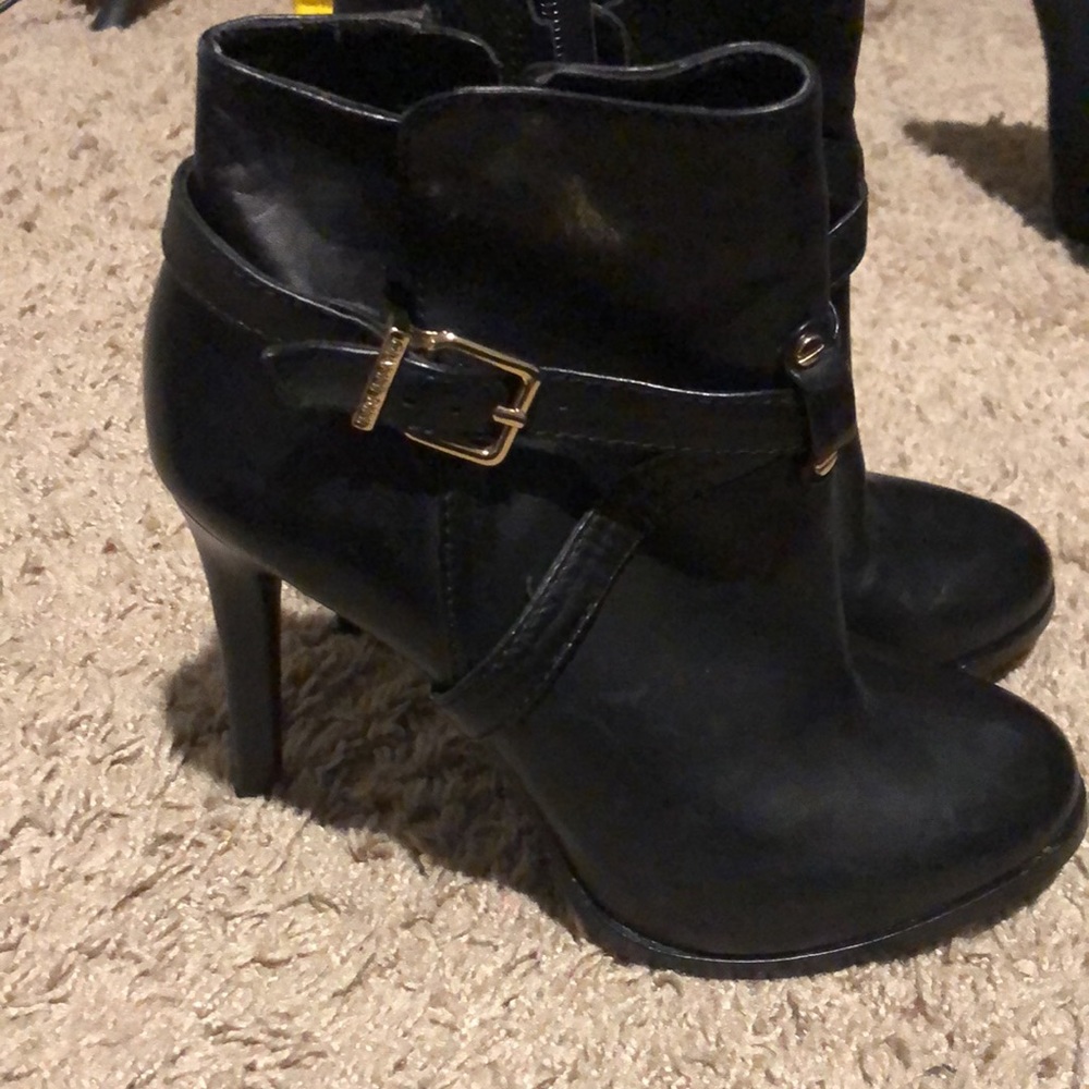 Gianni Bini booties